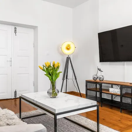 Апартаменты Amazing - Krakowskie Przedmiescie 36 *