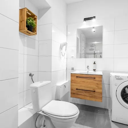 Amazing - Krakowskie Przedmiescie 36 *