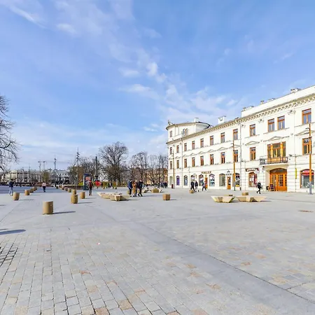 Amazing - Krakowskie Przedmiescie 36